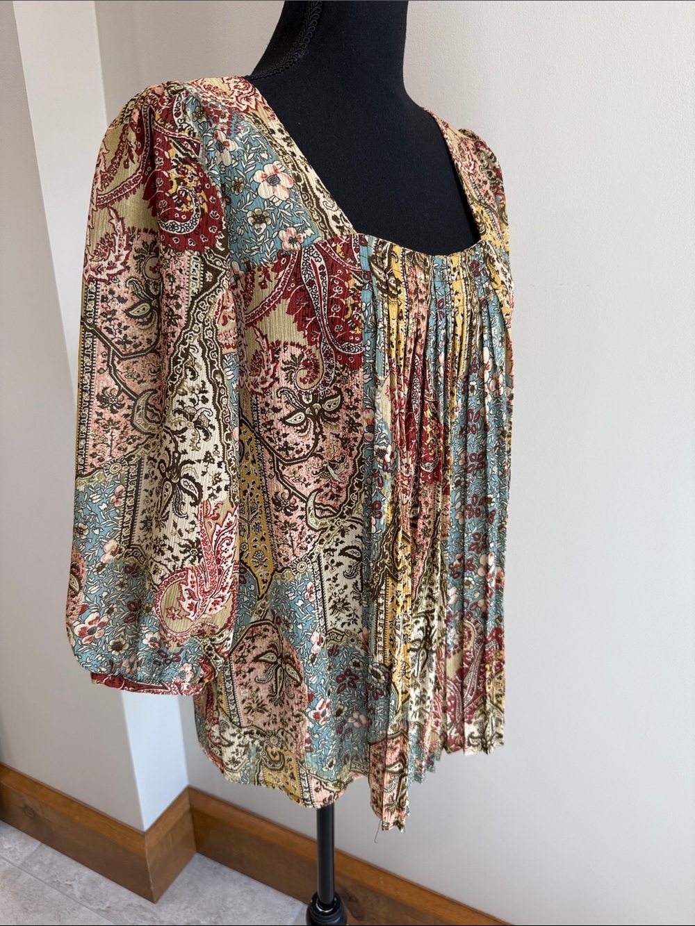 Ivy Chic Women’s Bohemian front pleated blouse top size S - Picture 2 of 4